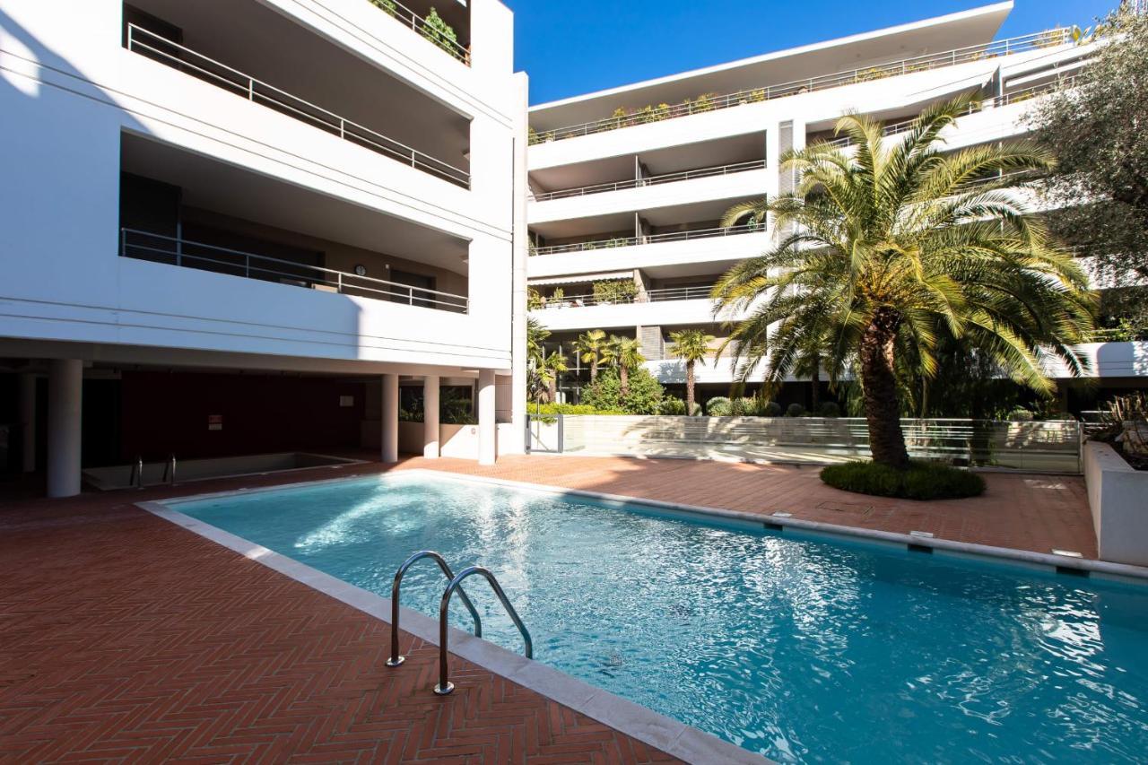 Renovated 2-Br Apartment With Terrace And Pool Канны Экстерьер фото