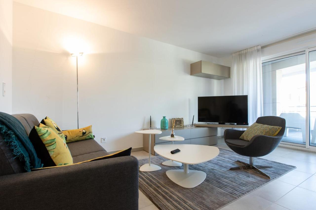 Renovated 2-Br Apartment With Terrace And Pool Канны Экстерьер фото