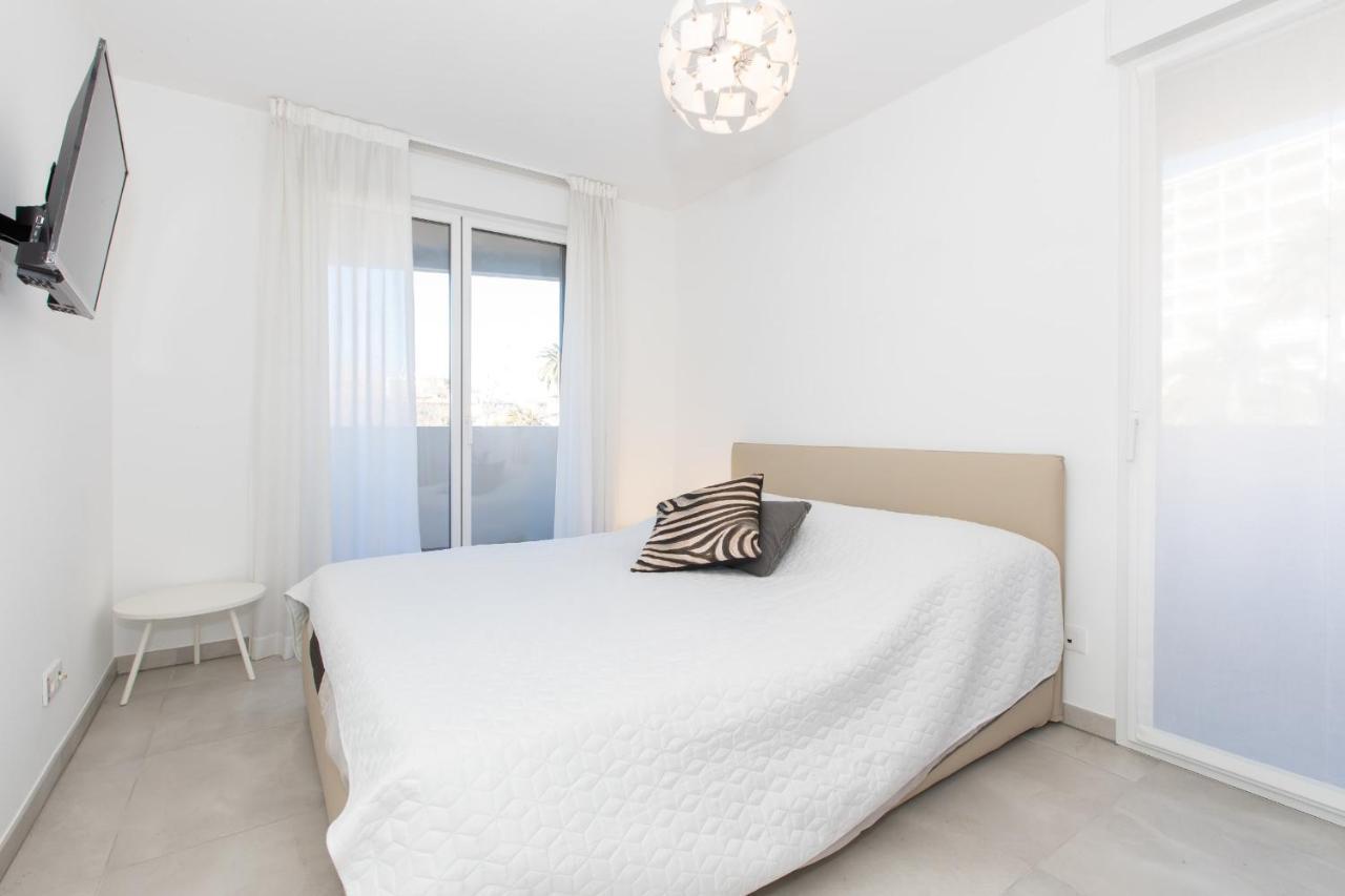 Renovated 2-Br Apartment With Terrace And Pool Канны Экстерьер фото