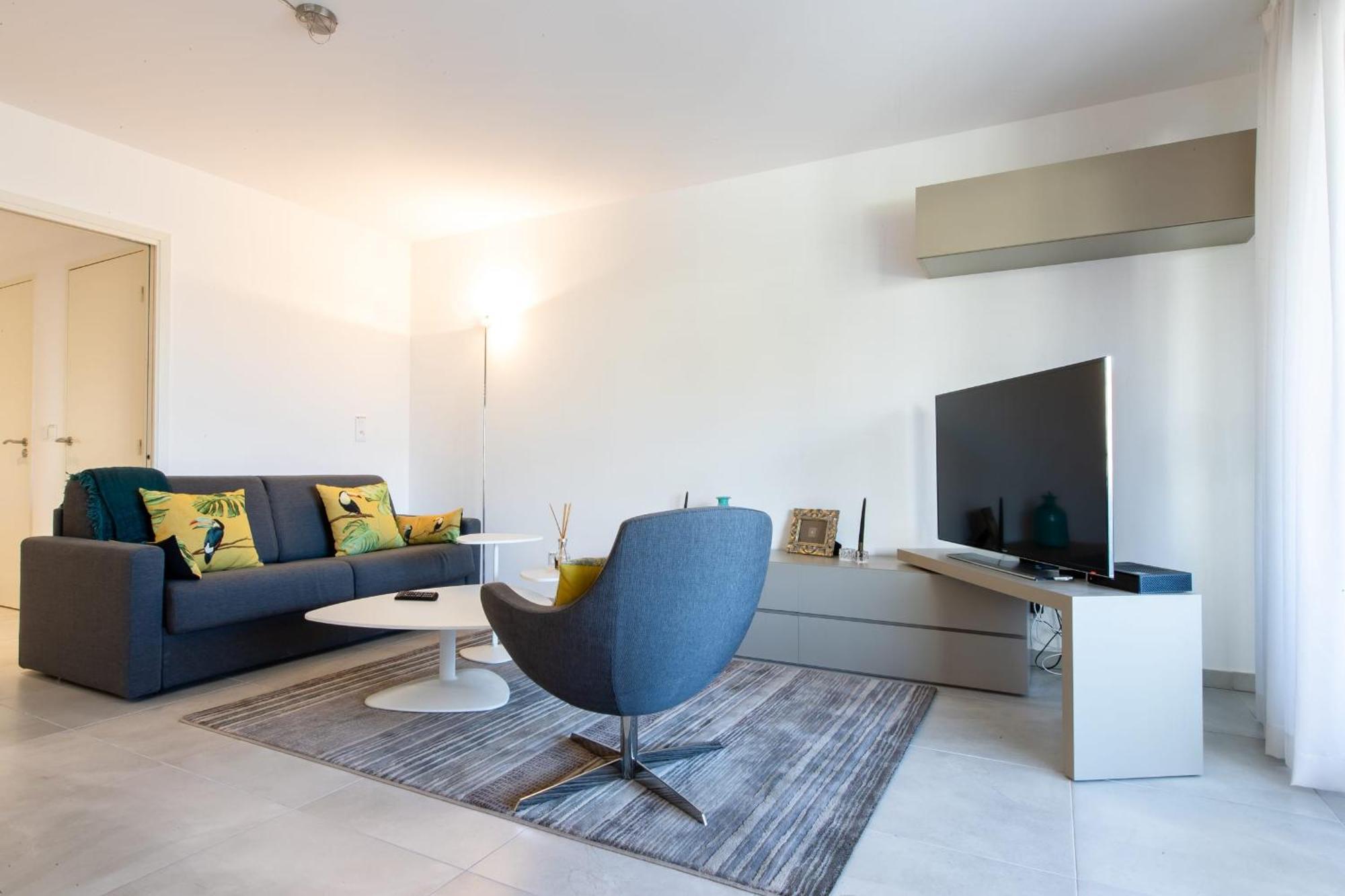 Renovated 2-Br Apartment With Terrace And Pool Канны Экстерьер фото